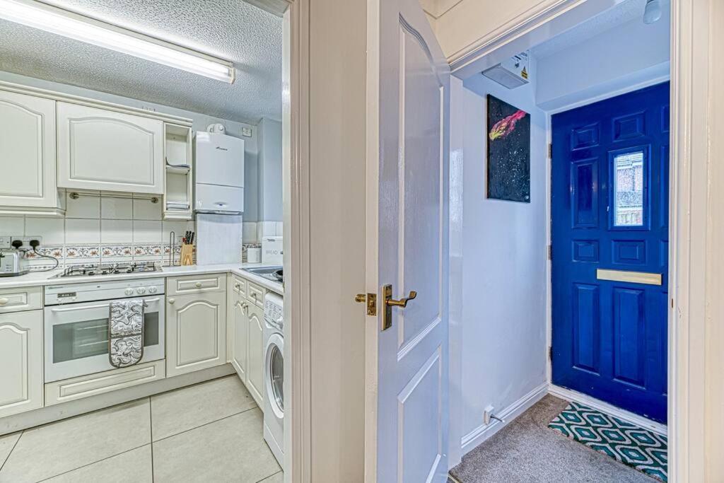 Cosy 2 Bedroom Flat Apartment Chester