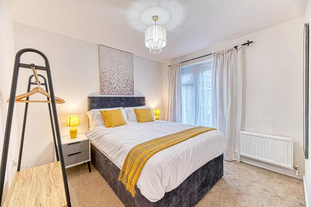 Cosy 2 Bedroom Flat * Chester